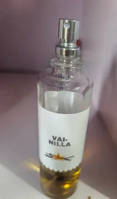 REVIEW ON VAINILLA BODY SPRAY